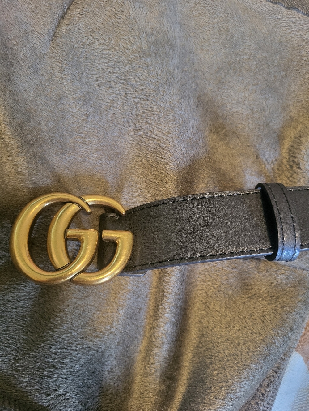Gucci Black Leather Belt with Gold Double G Buckle - Picture 2 of 7